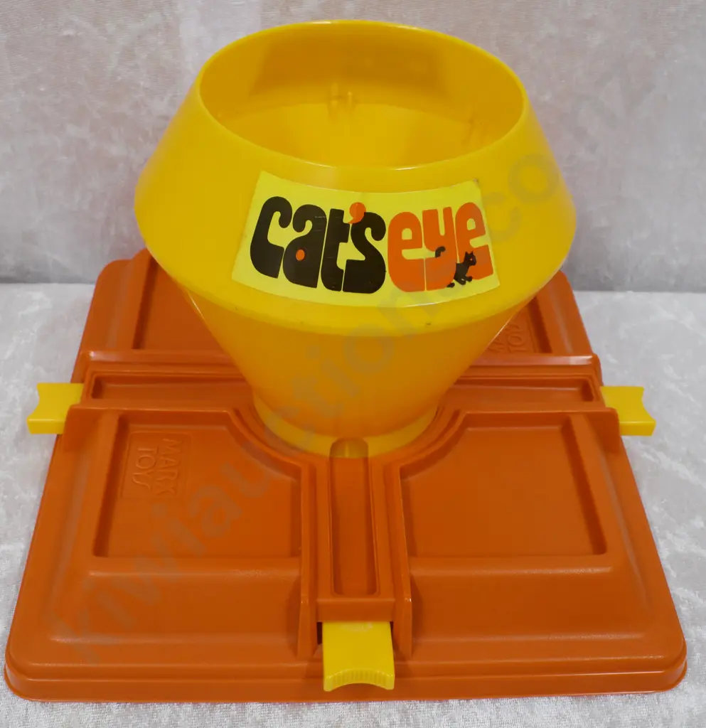 ASSORTED LINCOLN INTERNATIONAL TOYS Image 1++