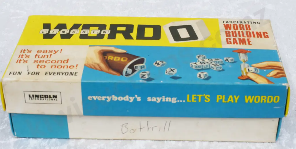 ASSORTED LINCOLN INTERNATIONAL TOYS Image 1++