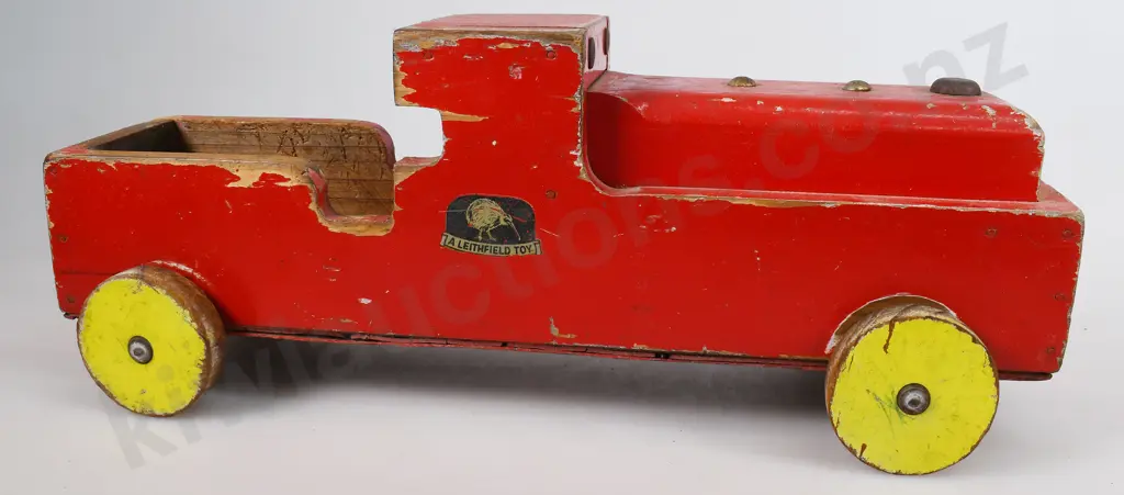 LEITHFIELD TOY WOODEN TRAIN Image 1++