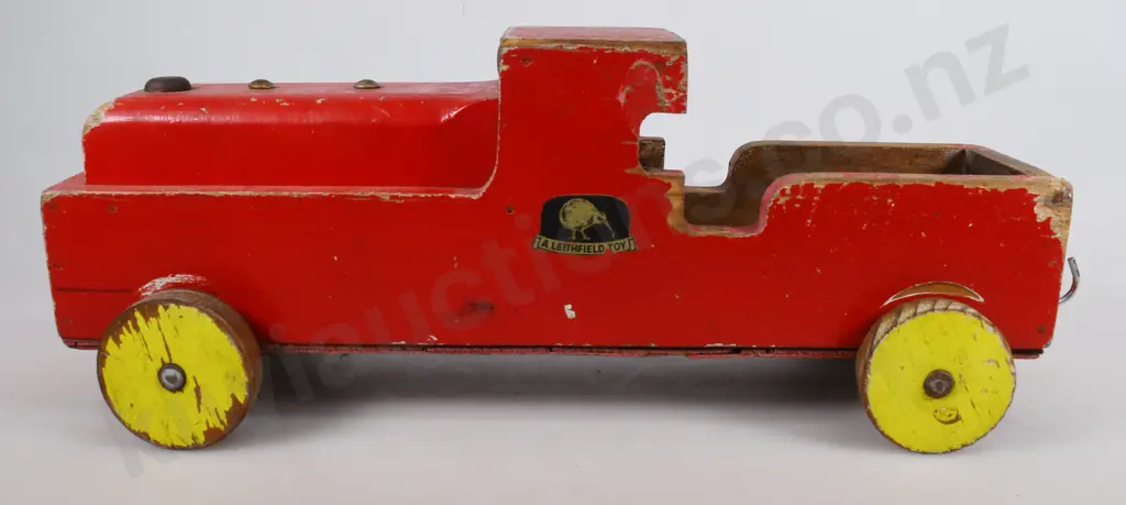 LEITHFIELD TOY WOODEN TRAIN Image 1++