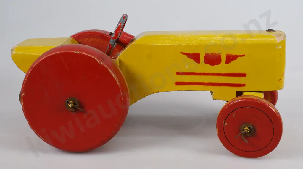 VINTAGE WOODEN TRACTOR Image 1++