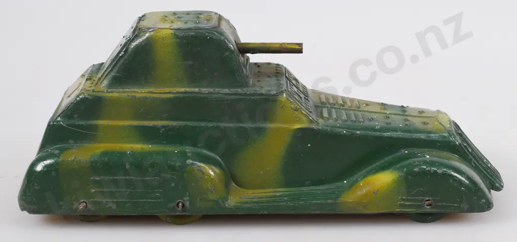 TINK-E-TOYS ARMOURED VEHICLE Image 1++