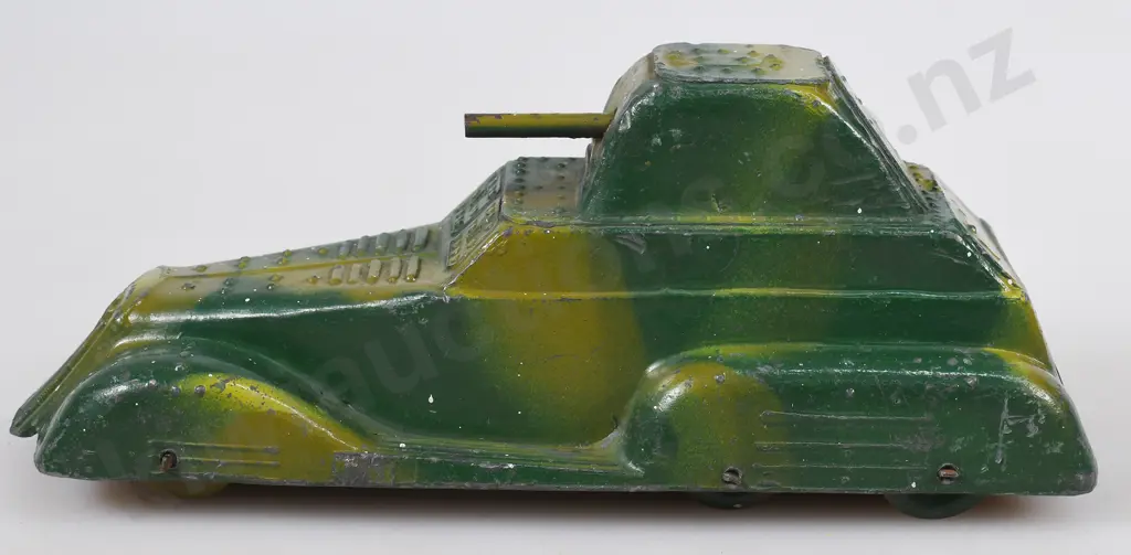 TINK-E-TOYS ARMOURED VEHICLE Image 1++