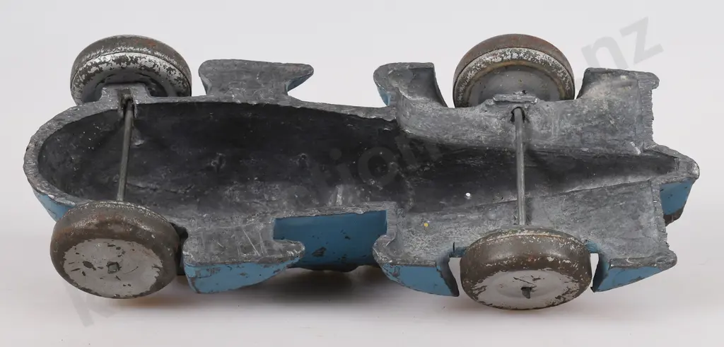 TINK-E-TOYS RACING CAR Image 1++