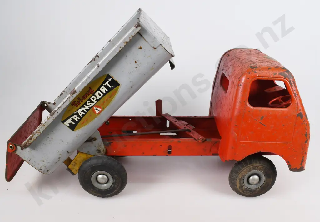TRI-ANG TOYS DIESEL SERIES TIP LORRY Image 1++