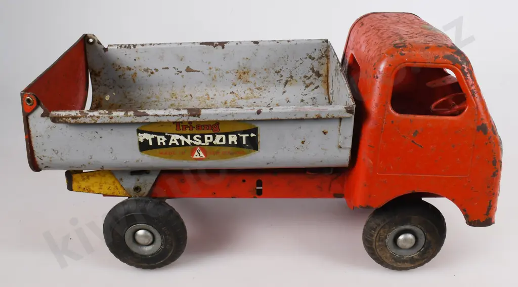 TRI-ANG TOYS DIESEL SERIES TIP LORRY Image 1++