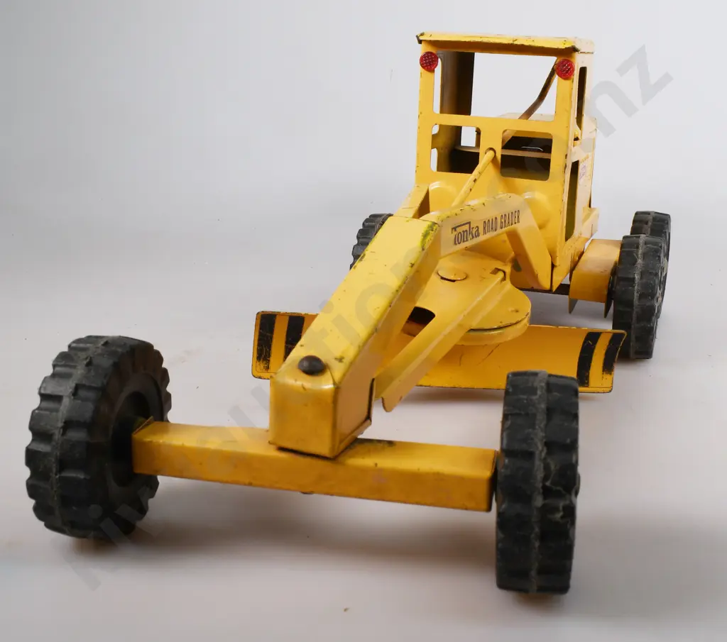TONKA NEW ZEALAND 2512 ROAD GRADER Image 1++