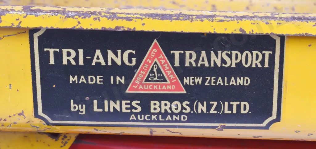 TRI-ANG DIESEL SERIES TIP LORRY Image 1++