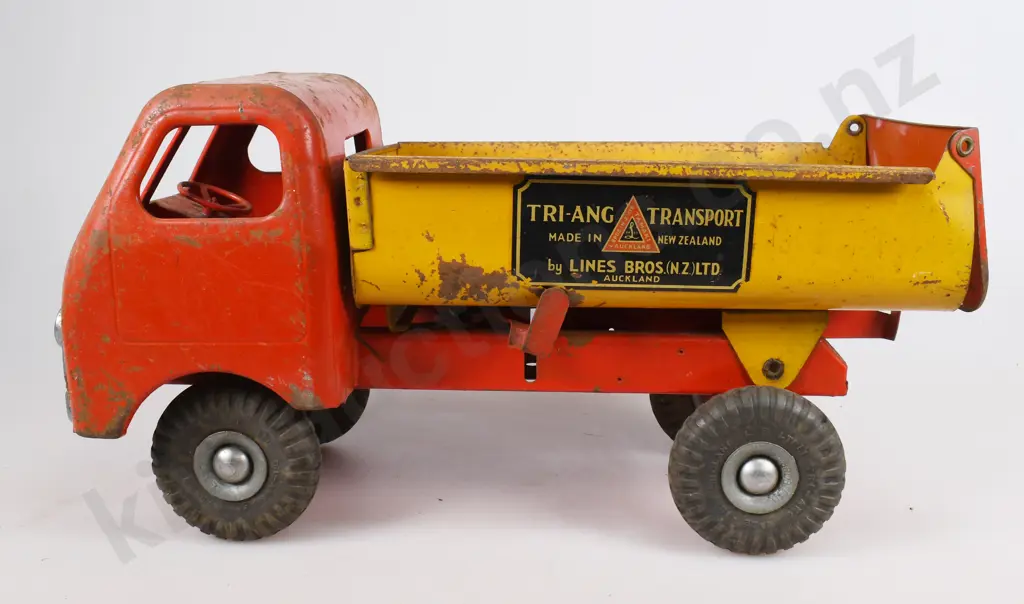 TRI-ANG DIESEL SERIES TIP LORRY Image 1++