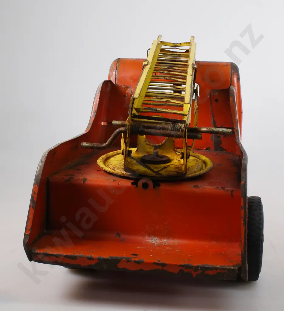 TRI-ANG DIESEL SERIES FIRE ENGINE Image 1++