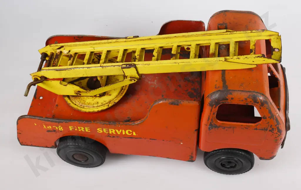 TRI-ANG DIESEL SERIES FIRE ENGINE Image 1++