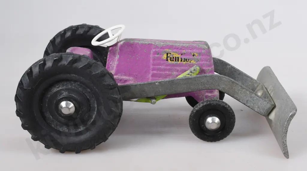 FUN HO TRACTOR Image 1++