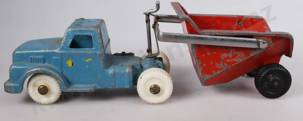 FUN HO LARGE CARRYALL TIP TRUCK Image 1++