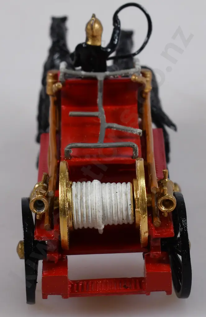 HALLMARK COLLECTIONS 1902 HOSE CARRIAGE Image 1++