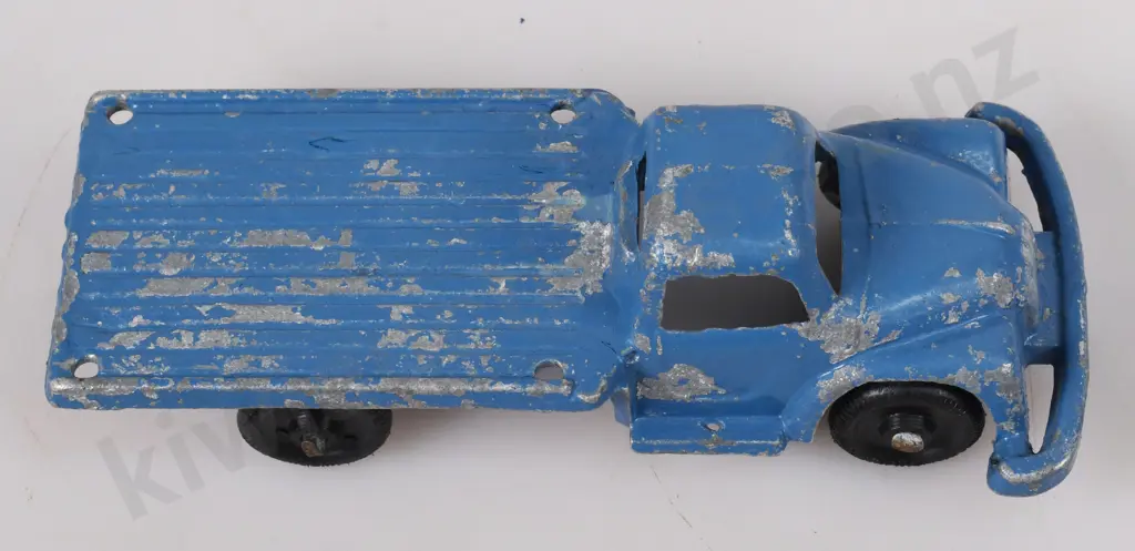 MACKENZIE & BANNISTER FLAT DECK TRUCK Image 1++