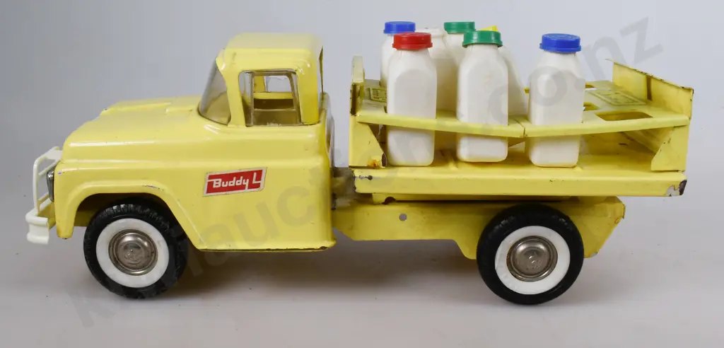 BUDDY L STEEL SPRING SUSPENSION MILK TRUCK Image 1++