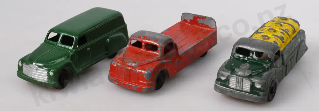 BRENTWARE MODEL CHEV PANEL VAN, DRINKS TRUCK, PETROL TANKER Image 1++
