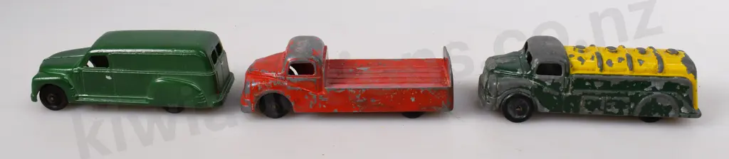 BRENTWARE MODEL CHEV PANEL VAN, DRINKS TRUCK, PETROL TANKER Image 1++