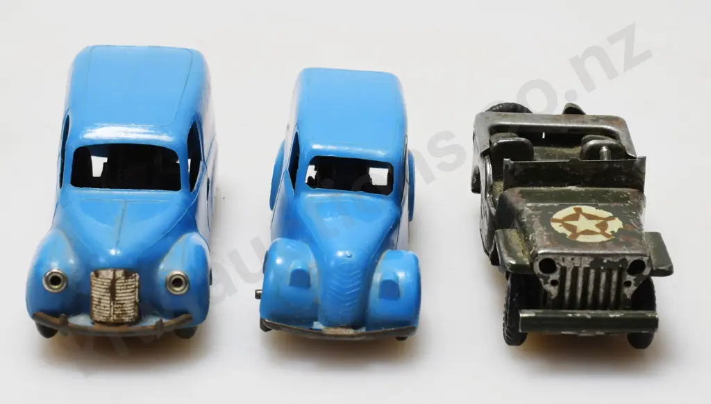 TRI-ANG MINIC VANS & JEEP Image 1++