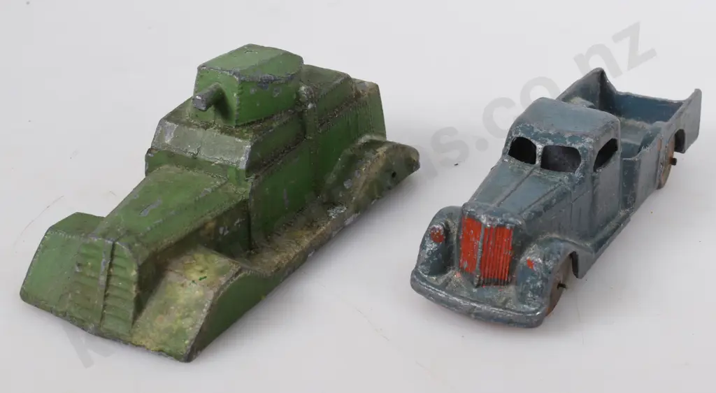 TINK-E-TOYS ARMOURED VEHICLE, PICK UP TRUCK Image 1++