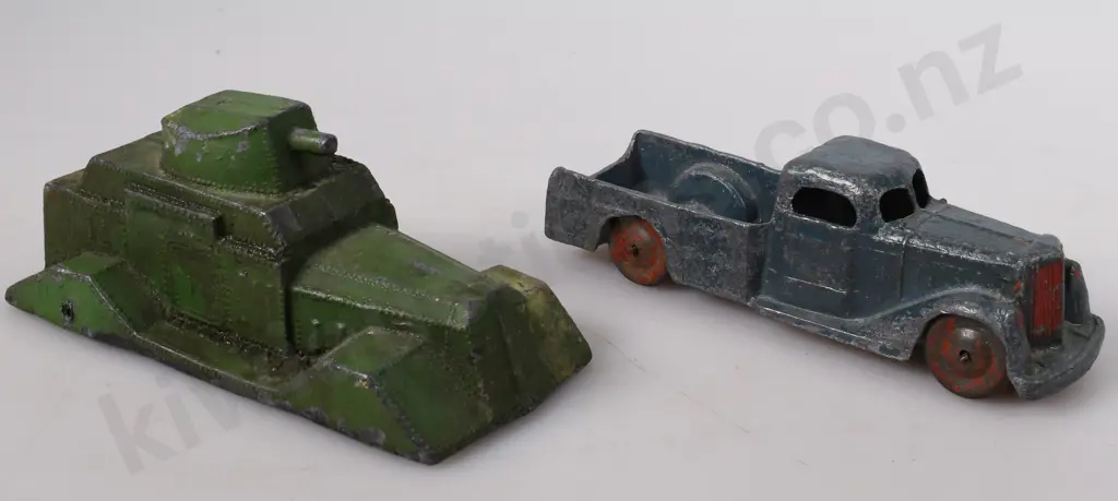 TINK-E-TOYS ARMOURED VEHICLE, PICK UP TRUCK Image 1++
