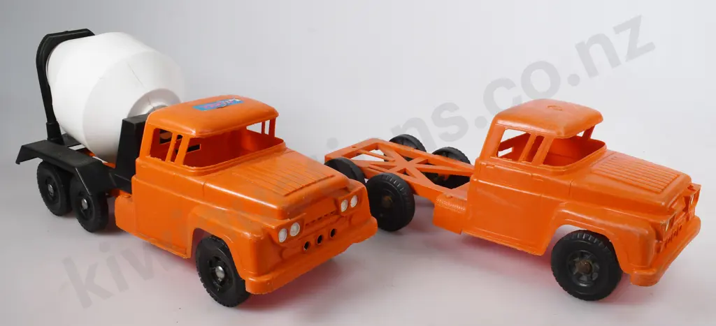 TOLTOYS PLASTIC TRUCKS Image 1++