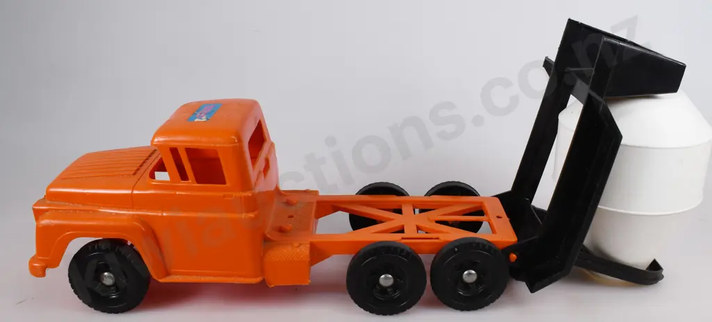 TOLTOYS PLASTIC TRUCKS Image 1++