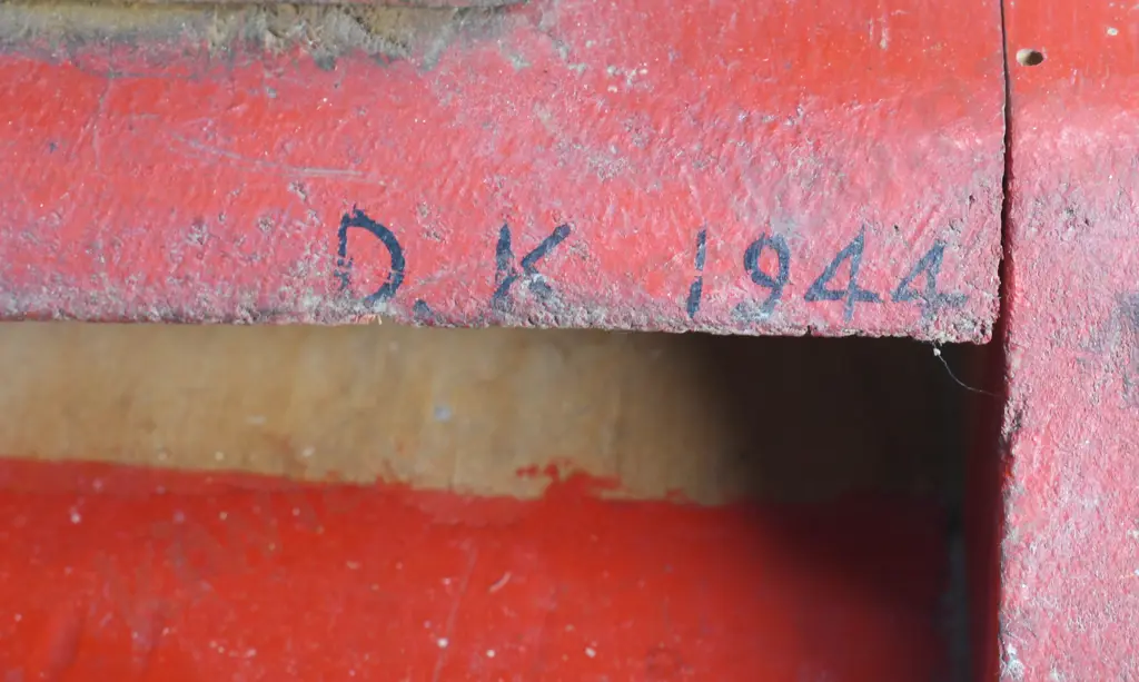 LARGE WOODEN FIRE ENGINE Image 1++