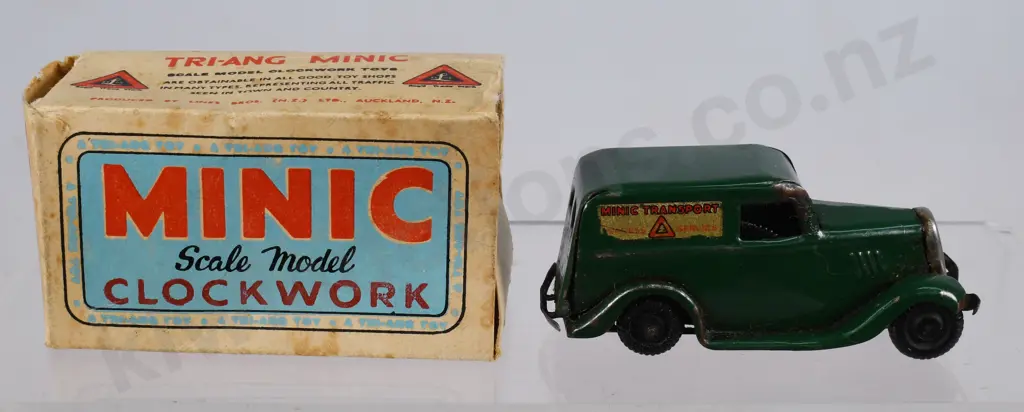 TRIANG MINIC CLOCKWORK FORD LIGHT VAN Image 1++