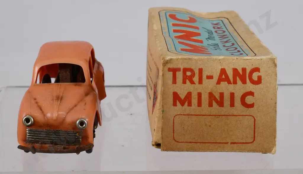 TRIANG MINIC CLOCKWORK HILLMAN MINX Image 1++