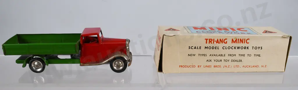 TRIANG MINIC CLOCKWORK DELIVERY LORRY Image 1++