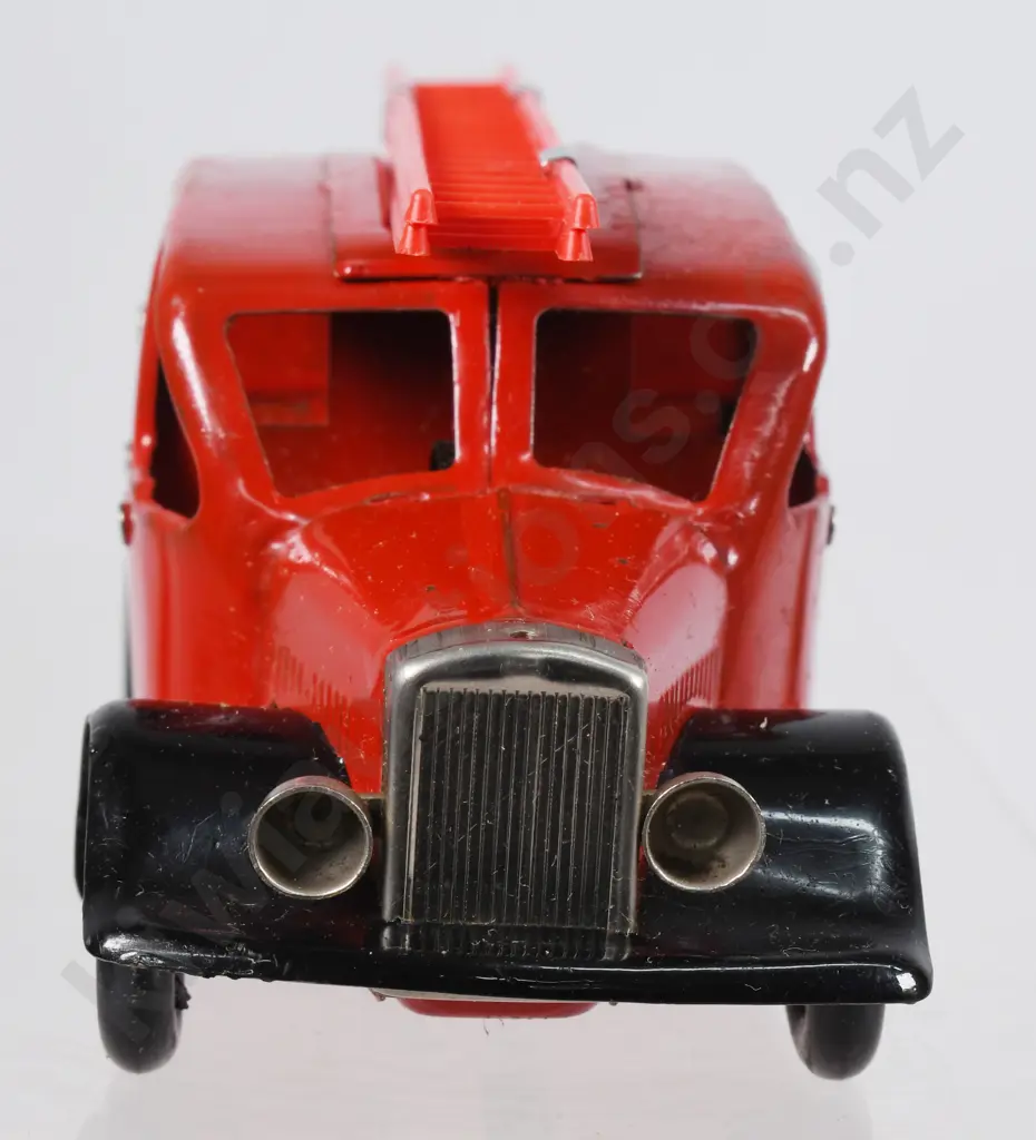 TRIANG MINIC CLOCKWORK FIRE ENGINE Image 1++
