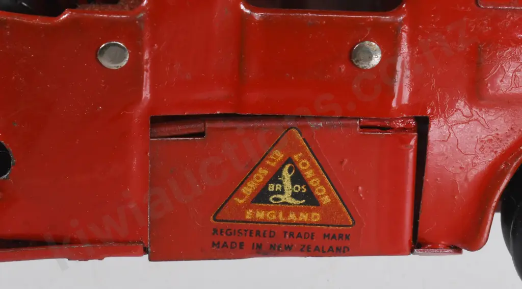 TRIANG MINIC CLOCKWORK FIRE ENGINE Image 1++