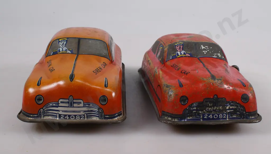 LINCOLN TOYS CLOCKWORK FIRE CHIEF SIREN CARS Image 1++