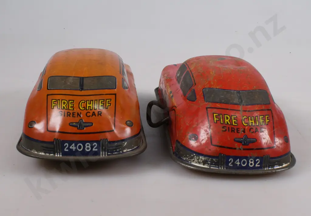 LINCOLN TOYS CLOCKWORK FIRE CHIEF SIREN CARS Image 1++