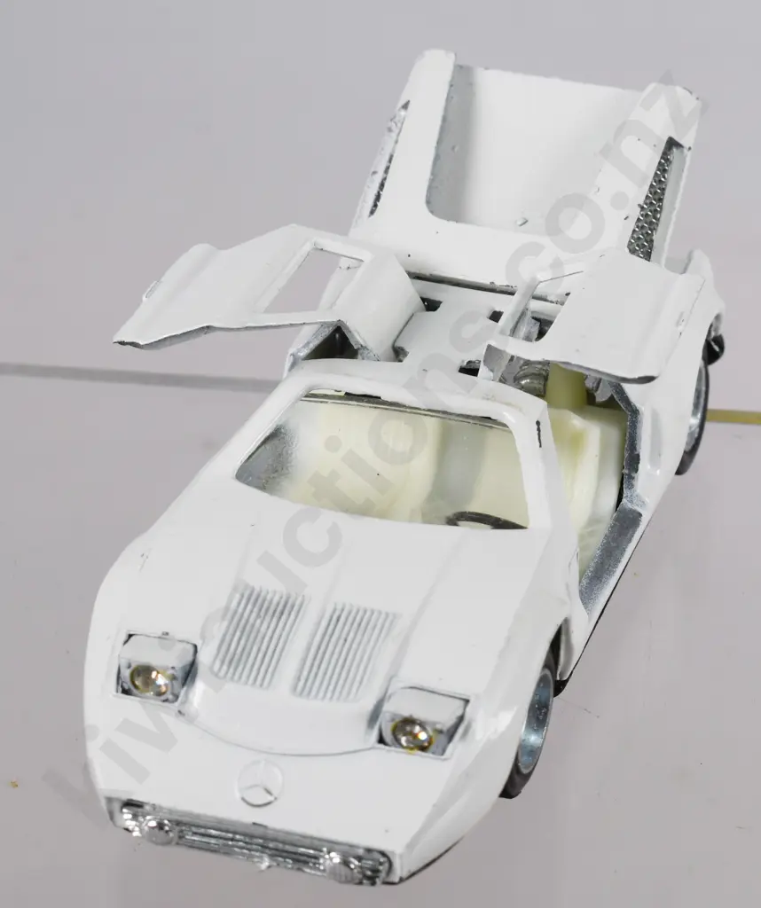 INTER-CARS BOXED MODEL MERCEDES C111 Image 1++