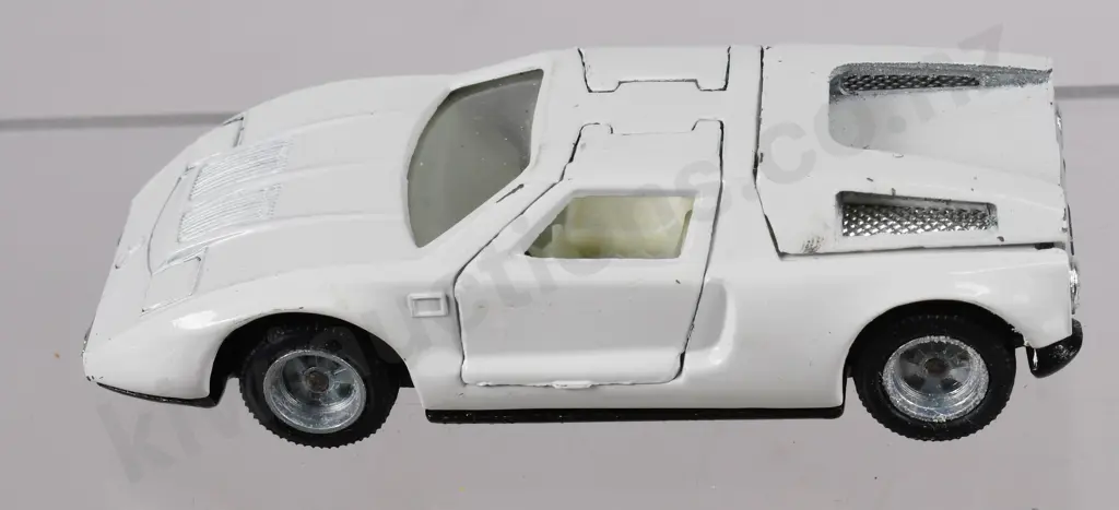 INTER-CARS BOXED MODEL MERCEDES C111 Image 1++