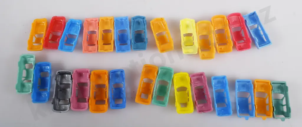 PLASTIC CEREAL TOY VEHICLES Image 1++
