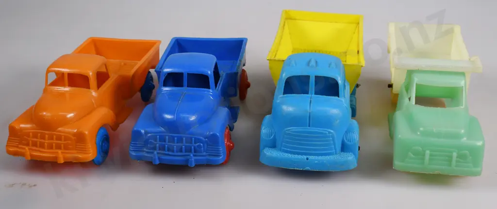 PLASTIC MOTOR VEHICLES Image 1++