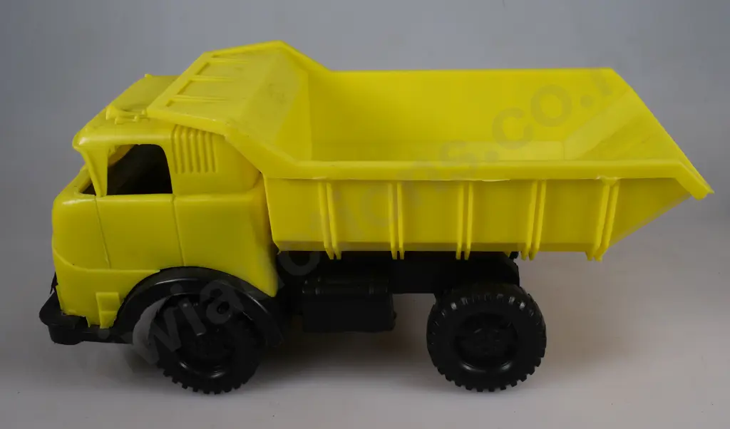 PLASTIC MOTOR VEHICLES Image 1++