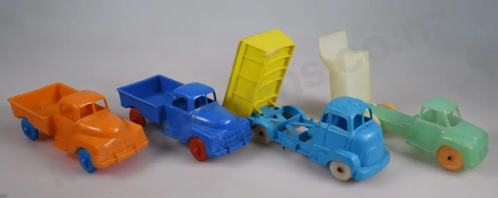 PLASTIC MOTOR VEHICLES Image 1++