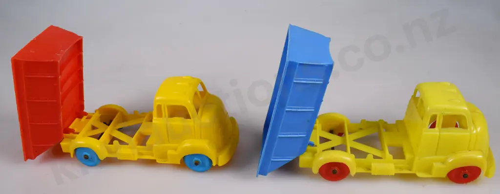 PLASTIC MOTOR VEHICLES Image 1++