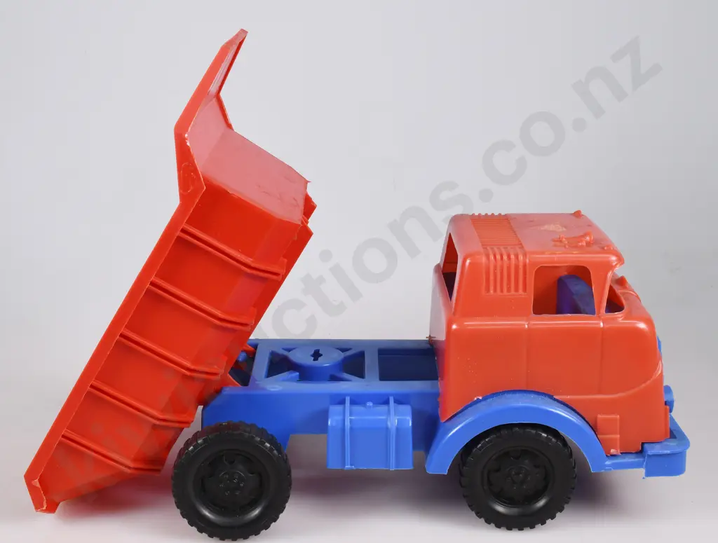 PLASTIC MOTOR VEHICLES Image 1++