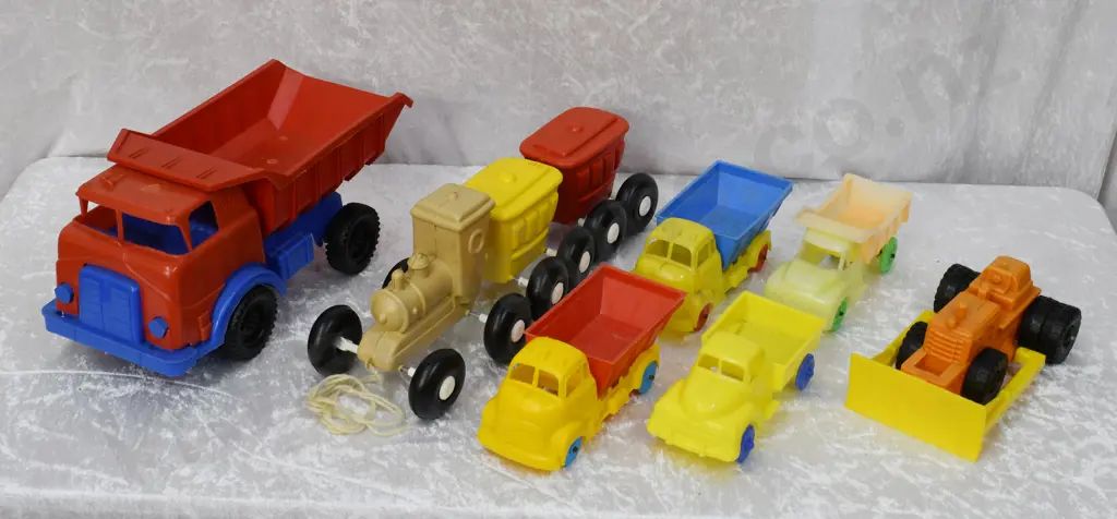 PLASTIC MOTOR VEHICLES Image 1++