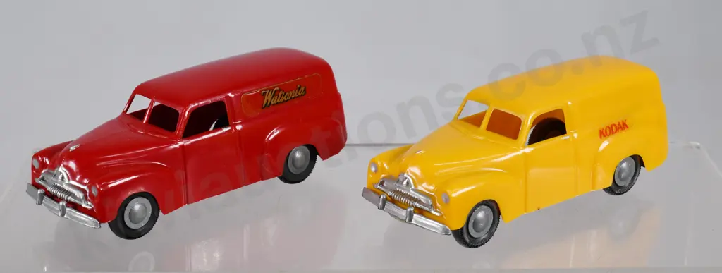 MICRO MODEL PLASTIC F.J. HOLDEN PANEL VANS Image 1++