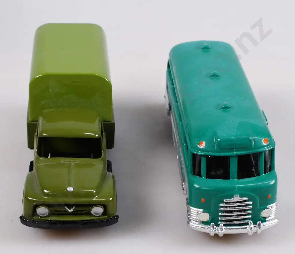MICRO MODEL OHV FG ARMY TRUCK, BEDFORD SB BUS Image 1++