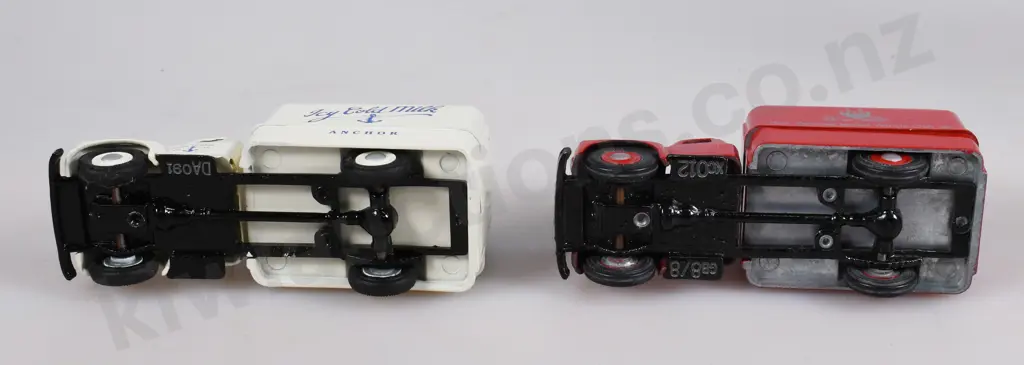 MICRO MODEL INTERNATIONAL DELIVERY VANS Image 1++