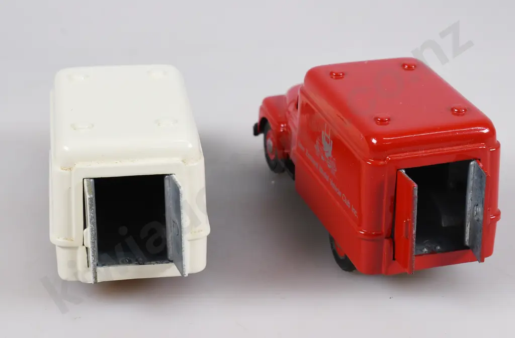 MICRO MODEL INTERNATIONAL DELIVERY VANS Image 1++