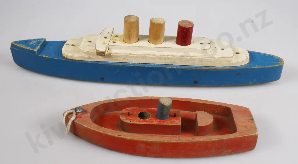 WOODEN PAINTED SHIP TOYS Image 1++