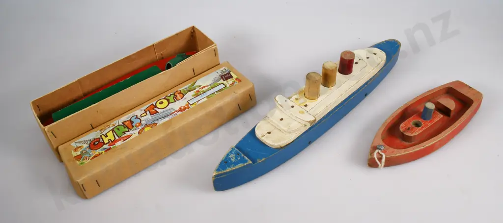 WOODEN PAINTED SHIP TOYS Image 1++